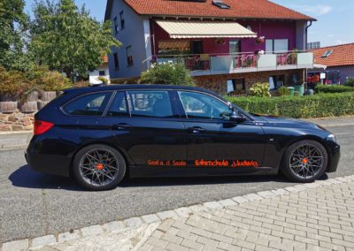 Bild einer Fahrzeugbeschriftung